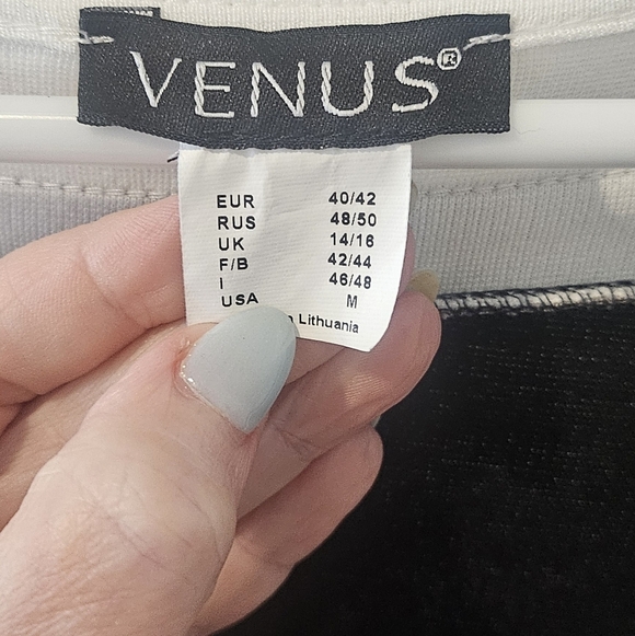 VENUS Black Long Sleeve Dress with White and Gray Accents - Picture 4 of 4